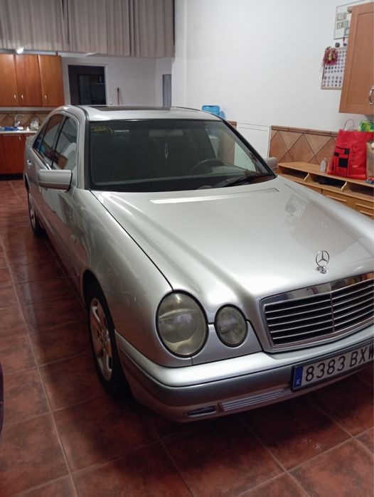 Mercedes w210 3000 td om 606 . Recent adus din Spania, impecabil