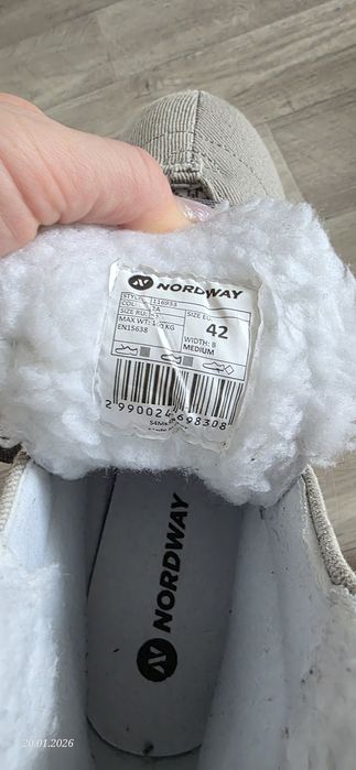 Продам женские коньки