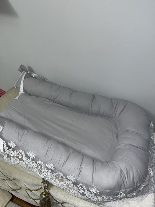 Кокон для ребенка с пледом