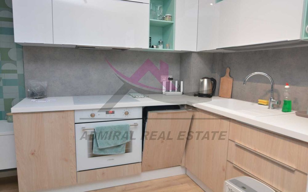 Дава се под наем Двустаен апартамент в Варна, Изгрев - 60 кв.м за 511 € - Снимка #1