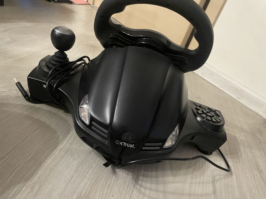 Волан с педали TRUST GXT 289 movi racing wheel