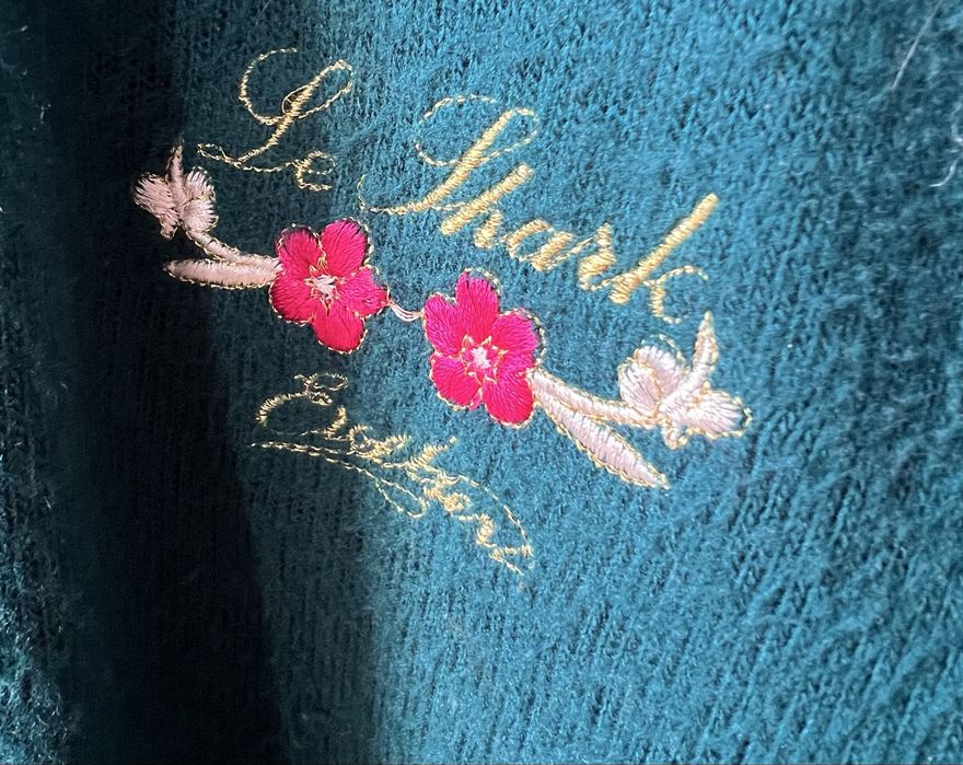 Pulover din angora cu broderie