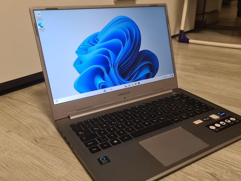 Laptop Medion  i7 generatia 11