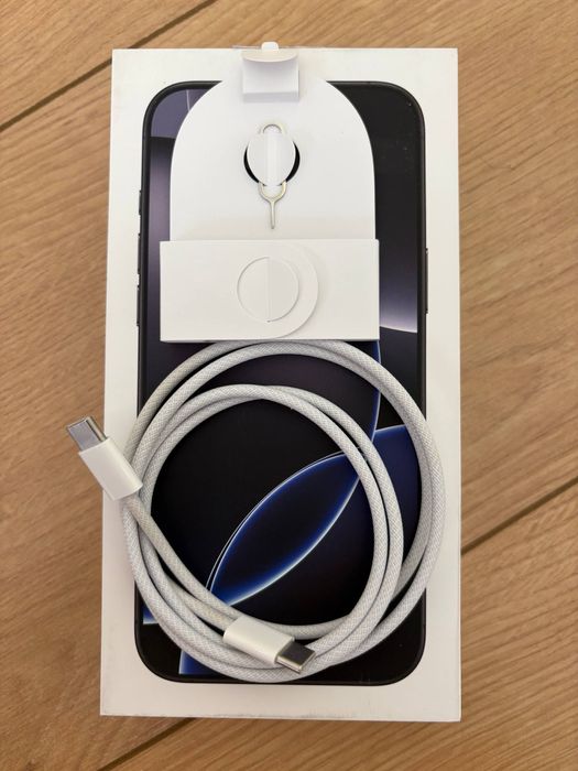 Продам Iphone 16 pro max