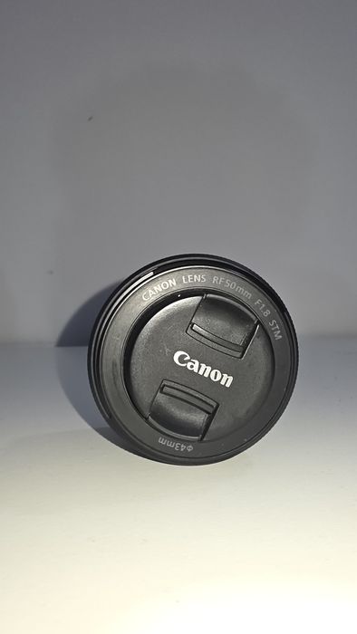 Canon mirrorless eos r