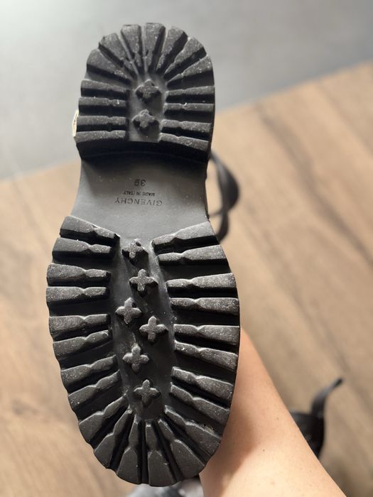 Продам ботинки демисезонные