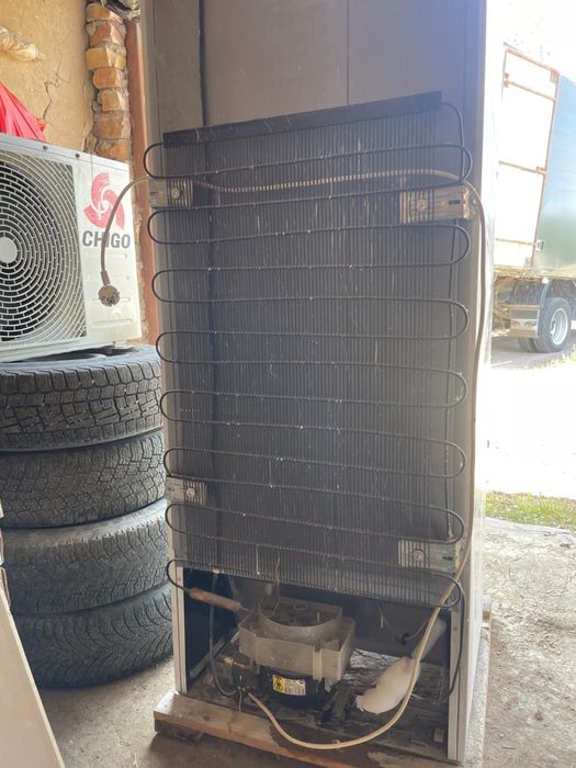 Холодильник Бирюса