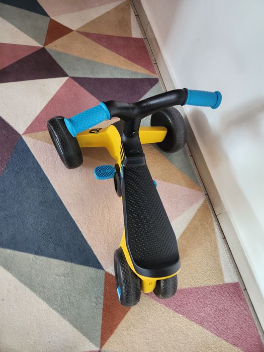 Kart cu pedale pentru copii