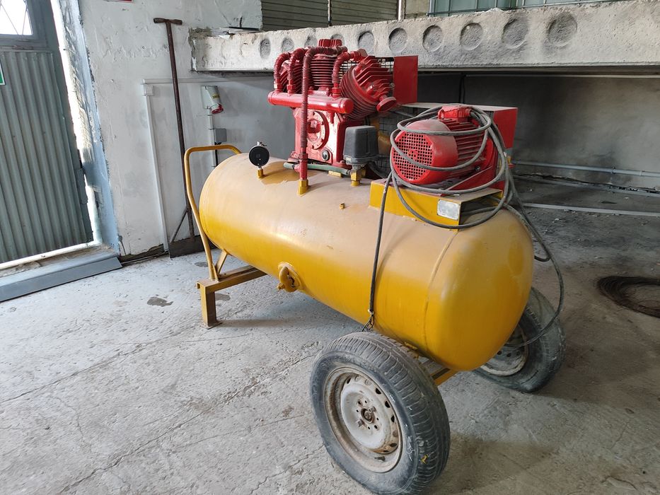 Продается воздушный компрессор