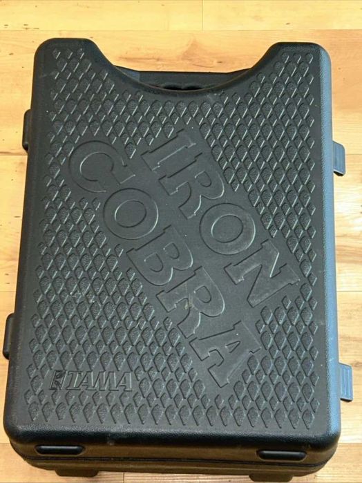 Педалът за бас барабан TAMA Iron Cobra 900