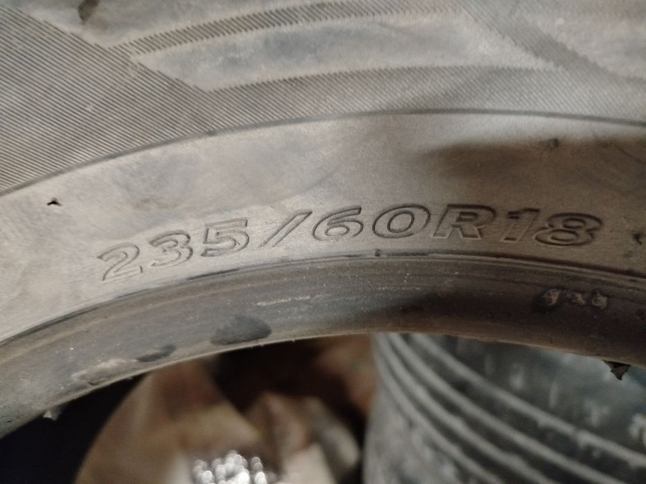 Продам шины 235/60/18