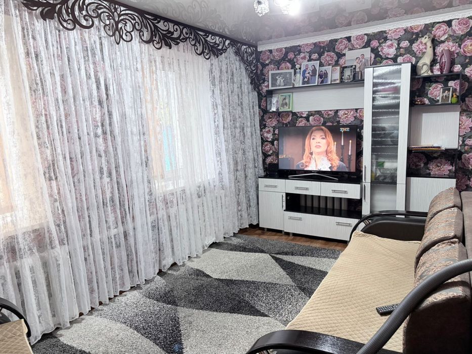 Продам квартиру в 2-х квартирном доме!