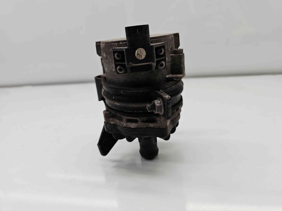 Pompa recirculare apa Audi A7 Sportback (4GA) [Fabr 2011-2017] 8K09655
