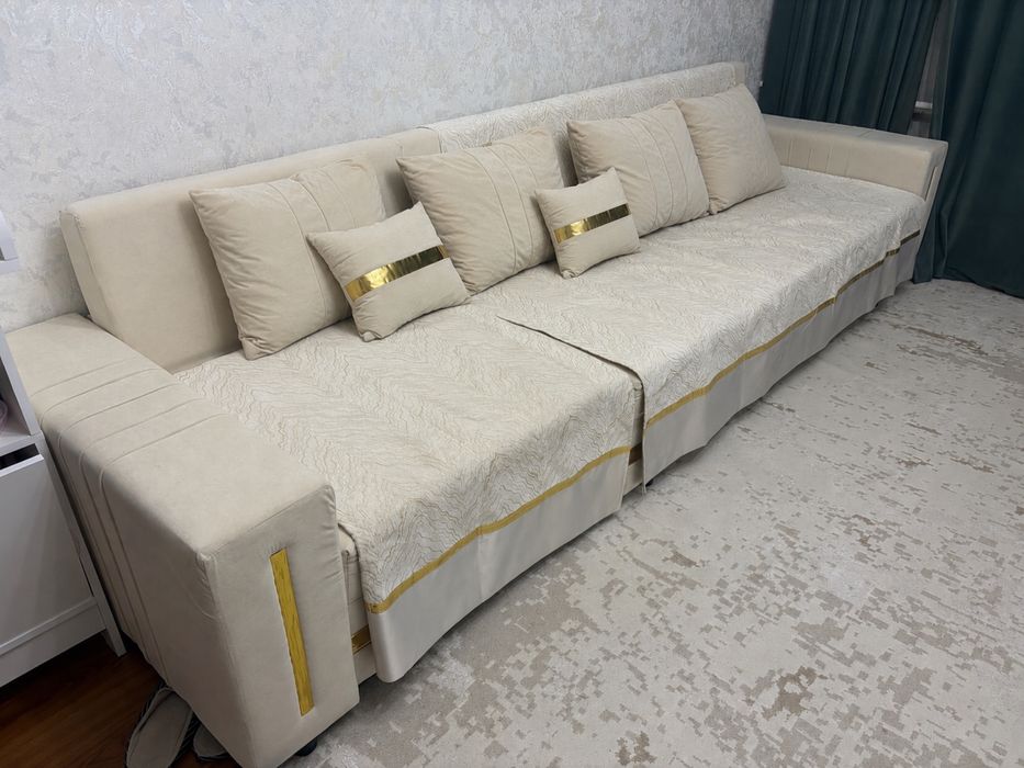 Продам диван 3метра с креслом, 6 подушек