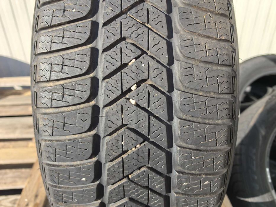 225/50/17 Пирели ДОТ 2022 г - Само 1 брой гума