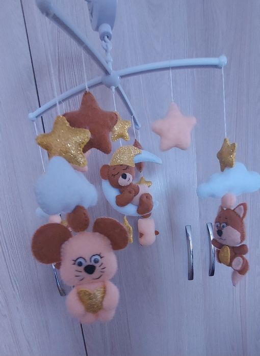 Продам мобиль на манеж