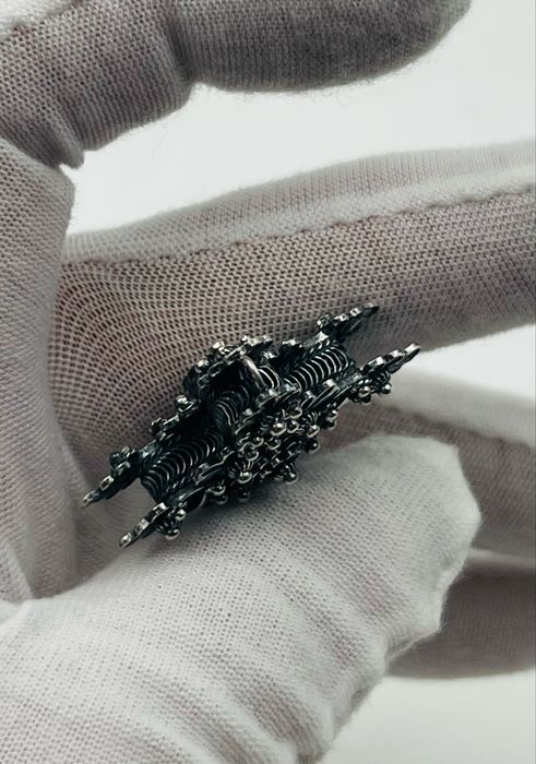 Филигранен сребърен кръст с рубин