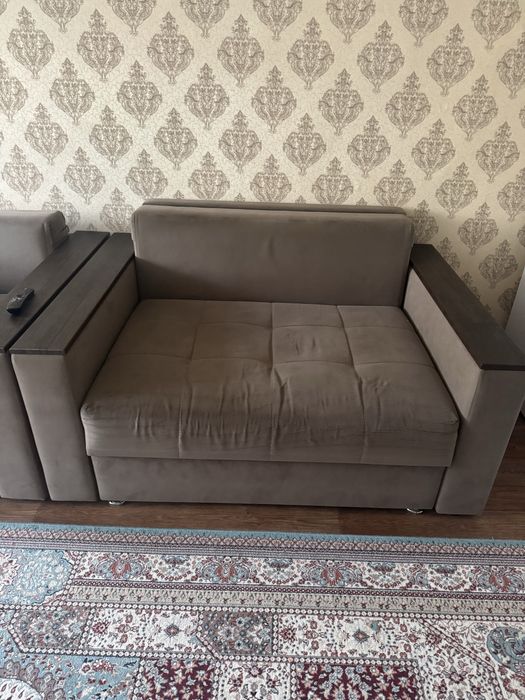 Продам диван и кресло (раскладные)