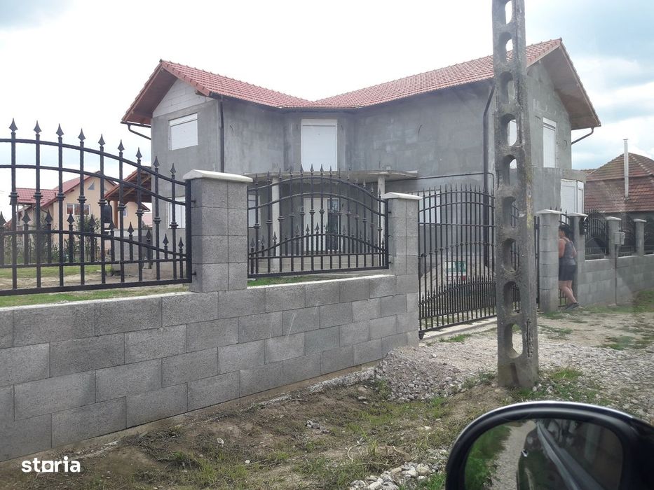 Casă de Vănzare in Mihai Viteazu.