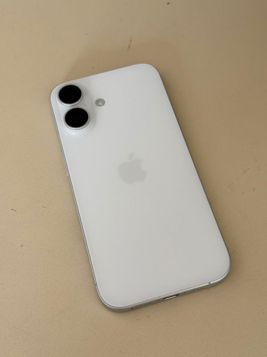 iPhone16