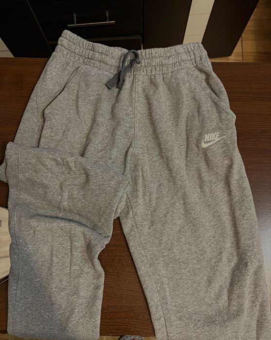 Pantaloni NIKE NOI,ultima reducere de vara