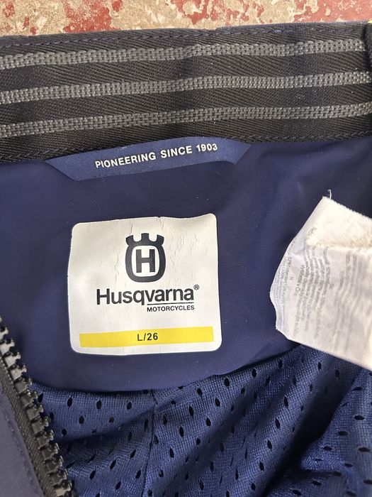 Bliza si pantaloni de protectie pentru motor cros