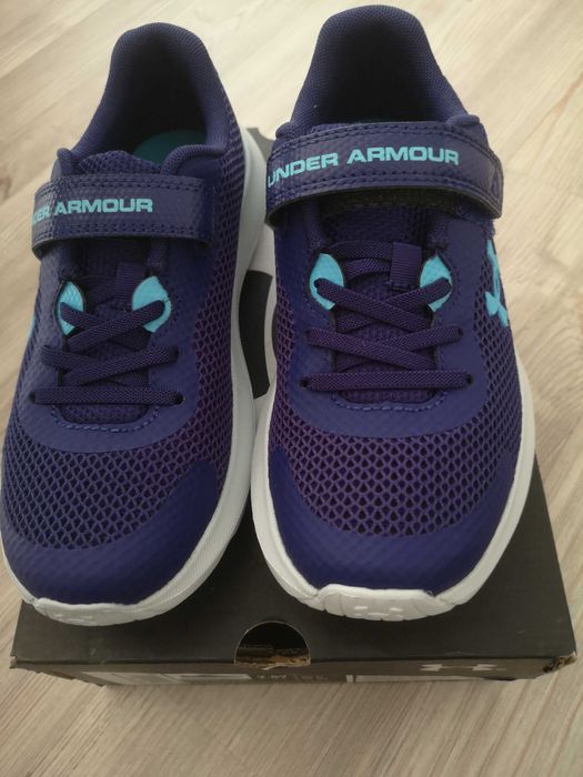 Детски маратонки Under Armour, размер 34