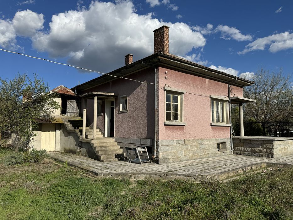 Продава се Къща в Казанлък - 100 кв.м за 1010 €/кв.м - Снимка #2