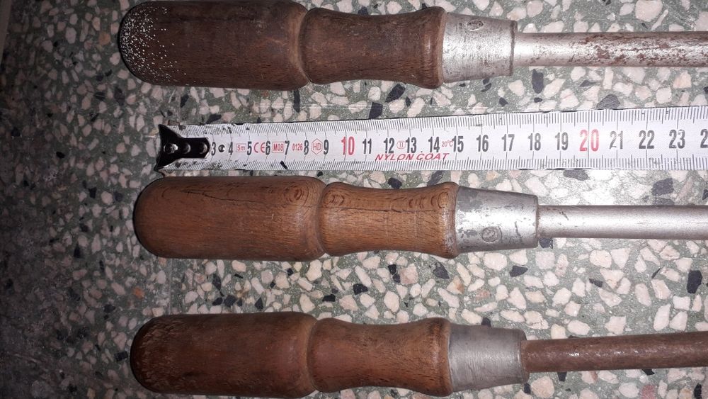 Отвертки много стари