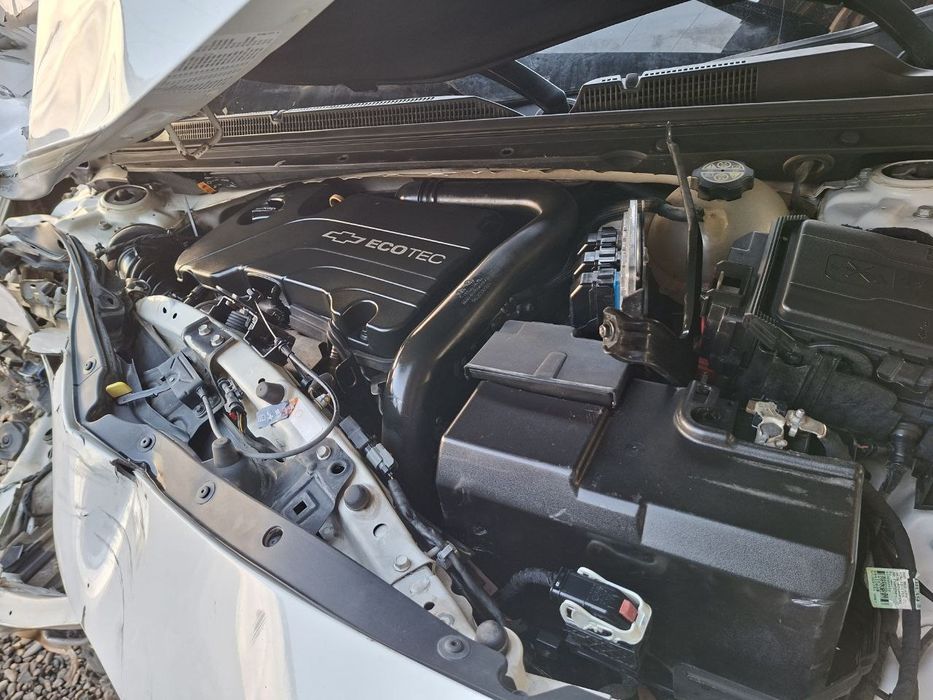 Avarinniy malibu 2
143 min yurgan 
Benzinda 
Mator karobka butun 
Oldi