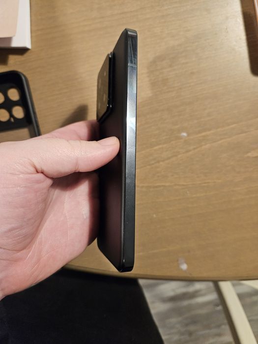 Продавам XIAOMI 14 256GB черен, като нов!