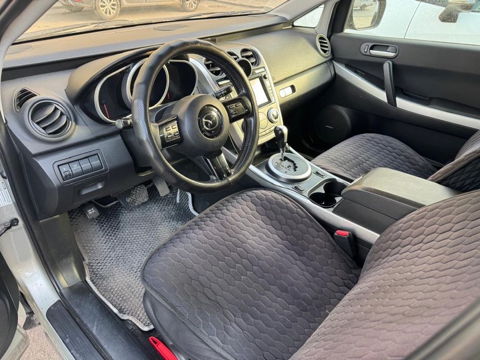 Машина Mazda cx7
