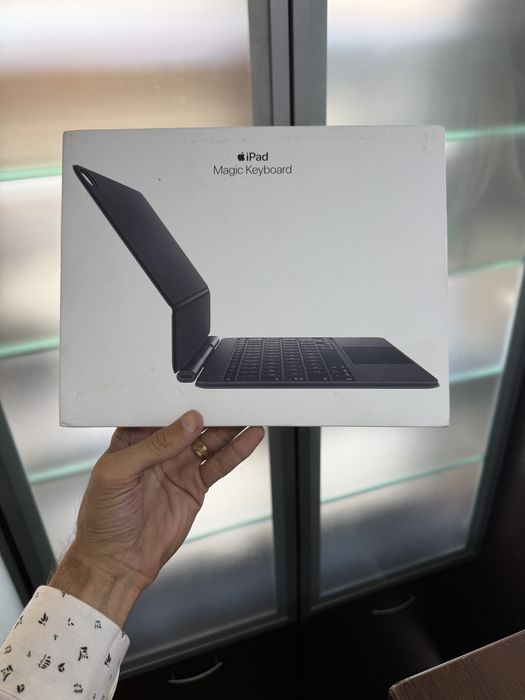 Vand Ipad Air Magic Keyboard Nou(Desigilat)