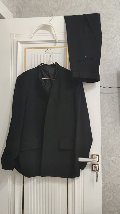 Мужские костюмы новые