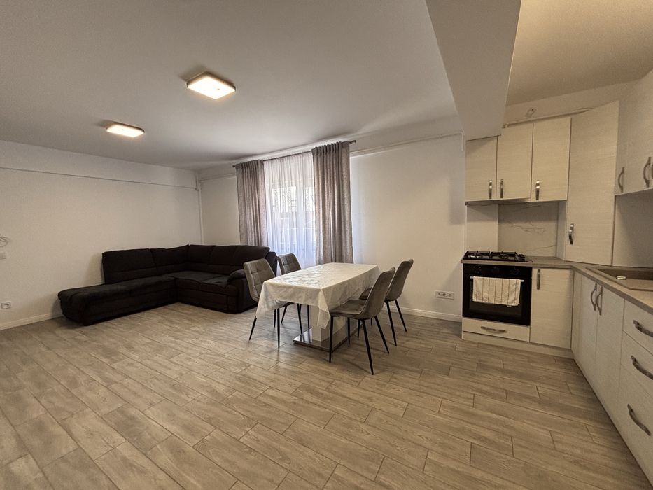 Inchiriez apartament