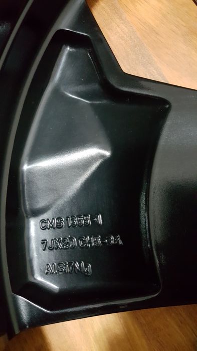 JanteRenaultKadjarArkanaSymbiozCapturMeganeE-TechKoleosScenicE-TechEspaceAustralRafaleTalismanDusterBigsterStrikerNissanJukeQashqaiX-TrailAriya5X114.3