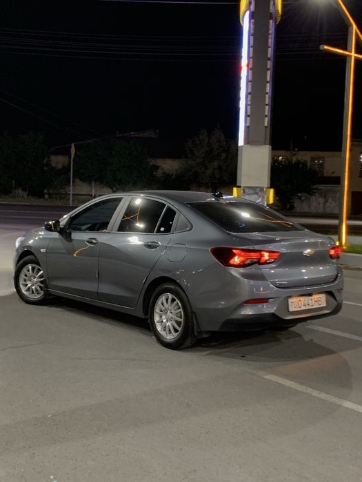 Onix sotiladi.
