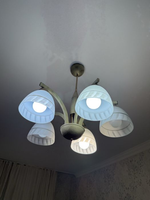 Продам люстру.В хорошем состоянии