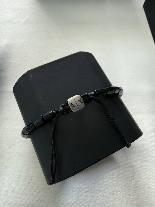 ЧИСТО НОВ комплект Armani Exchange (часовник + гривна