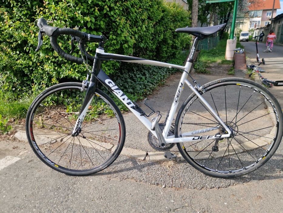 Cursieră Giant Defy / Ultegra full / Mavic Ksyrium / Brooks / furcă carbon