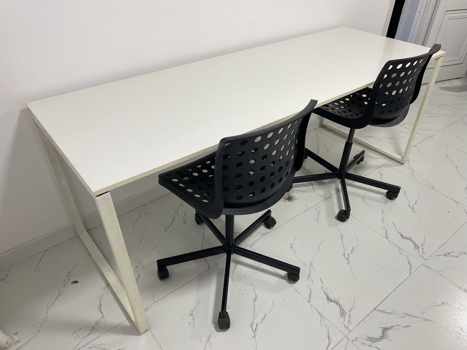 Продам белый стол IKEA