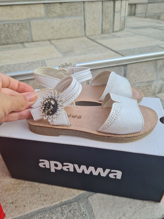 Сандали за момиче 28 номер