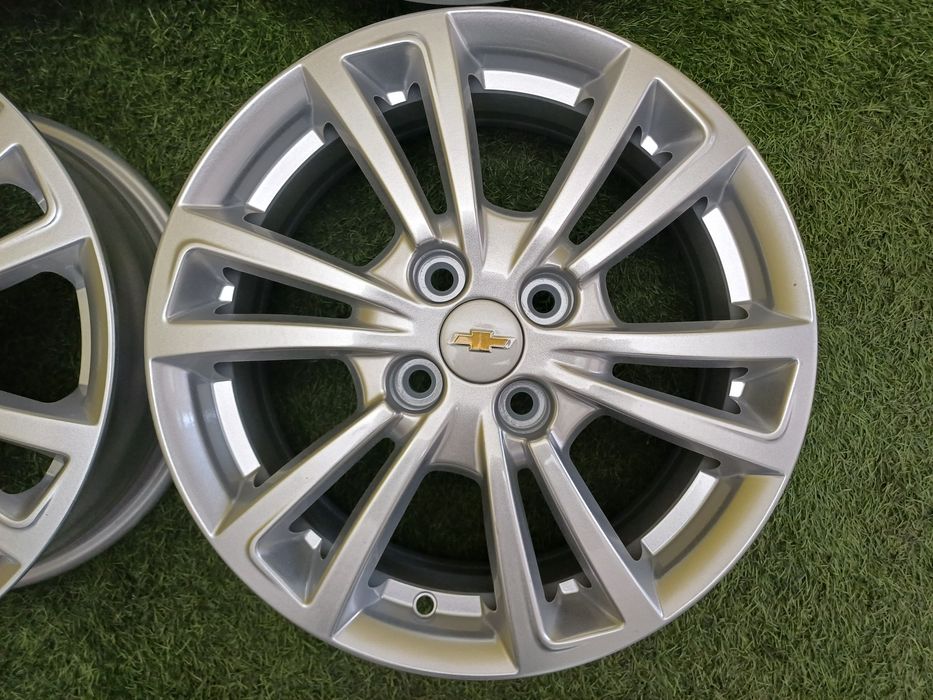 Диски R15 4x100 на Chevrolet Cobalt и другие.