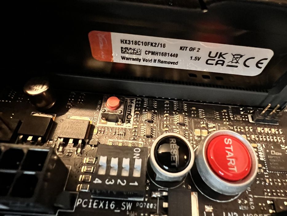 Asus Rampage IV Black Edition  E5 1680 v2 sau I7 3960x 64gb ddr3