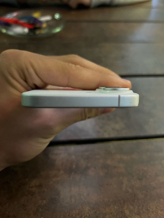 Iphone 16 alb.