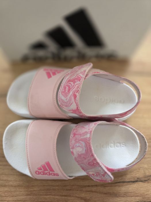 Детски сандали adidas ADILETTE. Светло розови