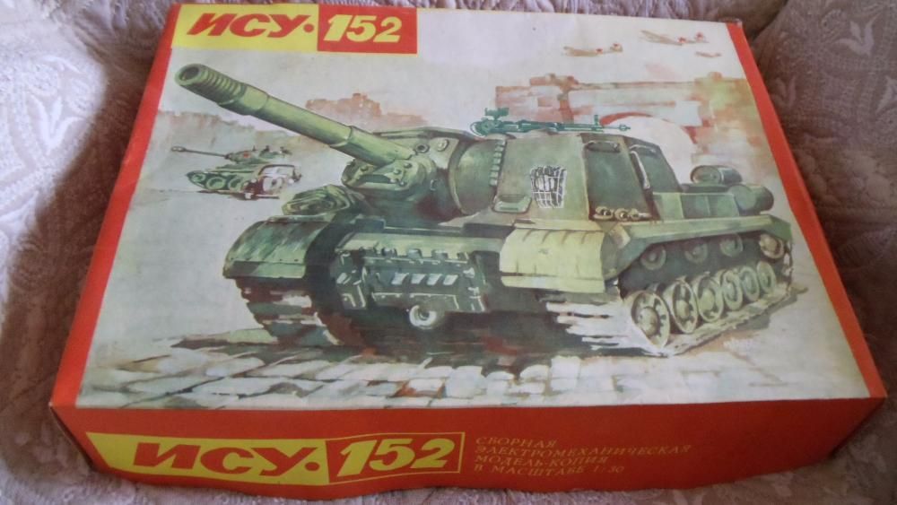 Макет на танк ИСУ 152 модел копие 1:30
