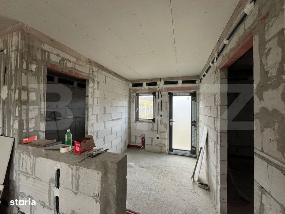 Casa de vanzare , zona Uriu, teren de 30 arii
