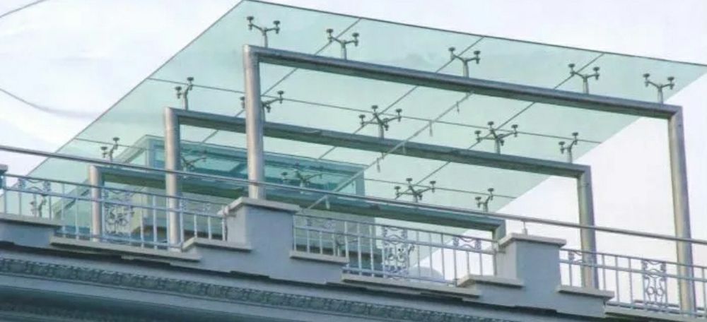 Козырек стеклянный