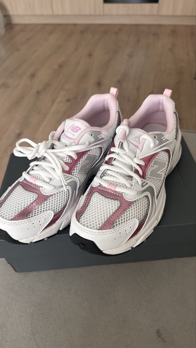 Кроссы new balance pink white